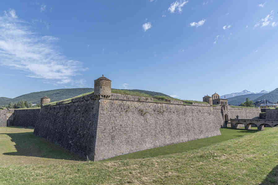 Huesca - Jaca 25 - Ciudadela.jpg